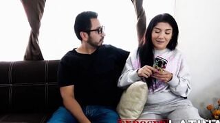 fucking the cousin while waiting for the boyfriend porn in spanish