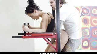 Juicy Assed Cougar Canela Skin Getting 1 Of A Kind Sex Workout