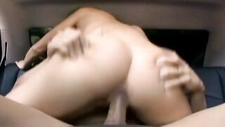 Cheyenne into the back seat loves to cum into her face