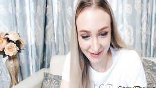 beauty Hot cunt with mouth Having Fun Her Cunt On Cam