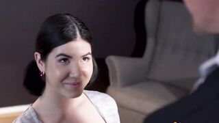 Amateur teenagers deepthroats into the office before pussydrilling