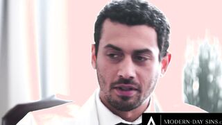 MODERN-DAY SINS - Huge Cock Doctor Becomes Tattooed Cutie's CUM DONOR And Fills Her Snatch Inside His Office
