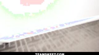 Blonde 19 Year Mature Braylin Bailey Wants To Join The Industry