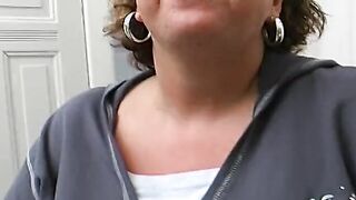 Wild and turned on German BBW dildoing her bald snatch