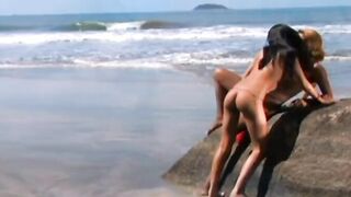Carol Sampaio and Ane Ferrari have sex on the beach