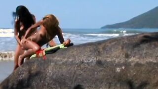 Carol Sampaio and Ane Ferrari have sex on the beach
