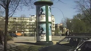 Deutscher Vintage-Porno! Tussi auf der strasse angesprochen, sie geht einfach so mit um sich vor der