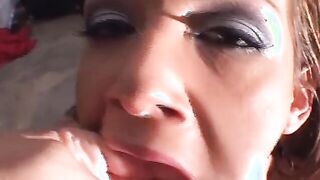 Dark Hair knows how to satisfy a greedy penis with her booty