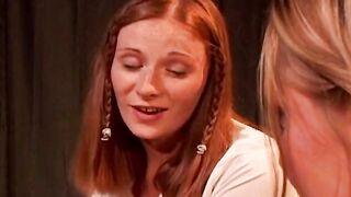 2 lesbo schoolgirls start lesbo masturbation into