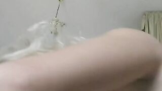 Linda Bogdan starts with head and gets filled with cum