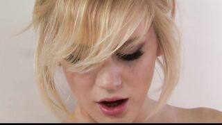Goddess natural-tit blonde 19 yo plays with her vibrator in the bath