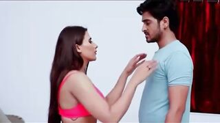 Pati ke jane bad Bhabhi ko devar ne choda