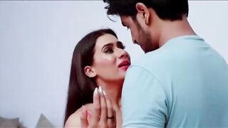 Pati ke jane bad Bhabhi ko devar ne choda