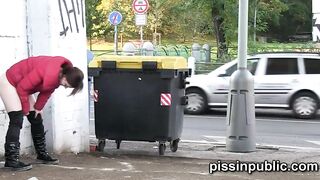 Look at the weird spots to urinate these girls found into the city
