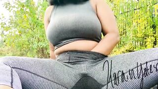 Karmin taking fuckin Vagina Outdoors