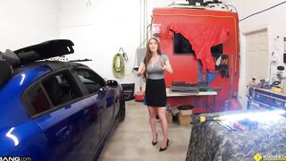 Roadside - Long Boobs mom Gets Nailed By Her Vehicle Mechanic