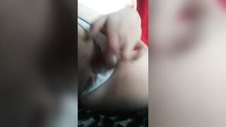 Cogiendo toy y viniendose hasta orgasmo