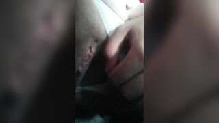 Cogiendo toy y viniendose hasta orgasmo