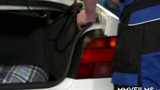 hottie turns out to be a huge load junkie
