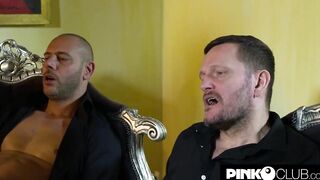 Il culo perfetto di Rebecca Volpetti scopato da Ian Scott e Marco Nero