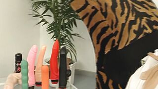 german cougar is beim ersten casting mit riesigem sex toy