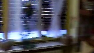 Bolognese housewife masturbates at home with a dildo