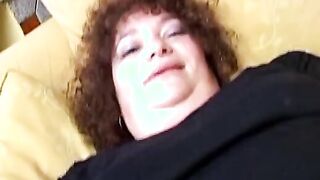 Bolognese housewife masturbates at home with a dildo