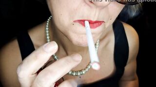 goddess Fresh Old Reveals her Bushy Twat