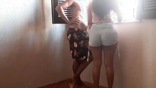 I couldn't resist the huge maid into shorts cleaning the window and I fodi her right there