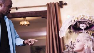 Naturally Stacked Cutie Stimulates Her Stepdad