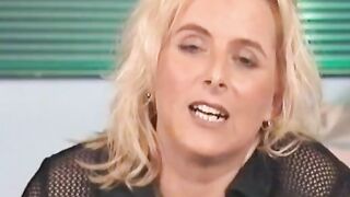 Blond Mom und Herbert der alte notgeile Schlingel bekommt einen geblasen