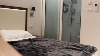 Awkward sex and huge facial after Glamour performer mixed up with porn actress