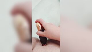 Taracarrider Squirting in Bathwater for a Nasty Bath-Tub