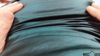 Santa Claus eats amateur Mom's twat for Christmas present point of view