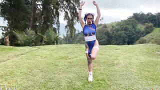 Chun-Li blowing penis and twerking