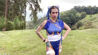 Chun-Li blowing penis and twerking
