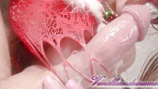 Long Titties Blonde Offer World's Sloppiest Oral Sex For Christmas