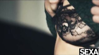 A stranger fucks this filthy babe bimbos to a sticky jizzed