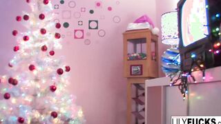 Squirting Christmas moments with hot Lily