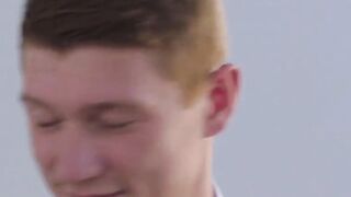 Milf cachonda que conocí a través de myteen.club me folla