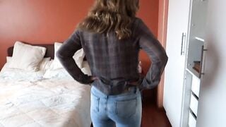 I love going to work without panties, look how I put on jeans without underwear