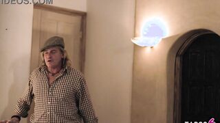 Big boobies stepmom milf Linzee Ryder plowed stepson with stepdad into the same room