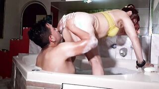 THE STUNNING cougar BEAUTY CELEBRATES THE FALL OF BURRO CASTILLO WITH A FRIEND WHO WASHES HER BUTT HAHA