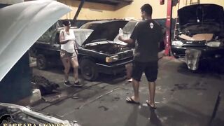 I get sick on the street, I went to the mechanic to d. some water and received a long penis from the mechanic