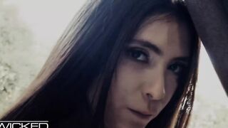 Crazy Hot Hottie Dig Some Penis
