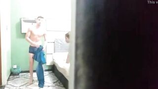 Corno flagra sua mulher Suzy furacão  com novinho