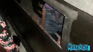 Marido filmando eu Metendo gostoso no Glory hole. Tem mais no RED