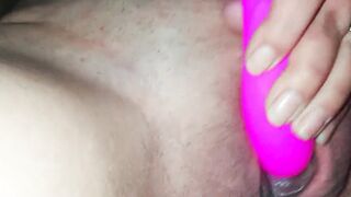 Desperate MILF have to make her juicy cumshot dorgasm