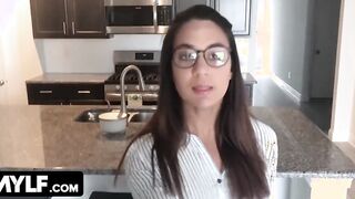 Fucking my Stepmom Alexis Zara while she is into Hurry