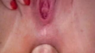 Goddess three-way for a skank with her snatch open and soak